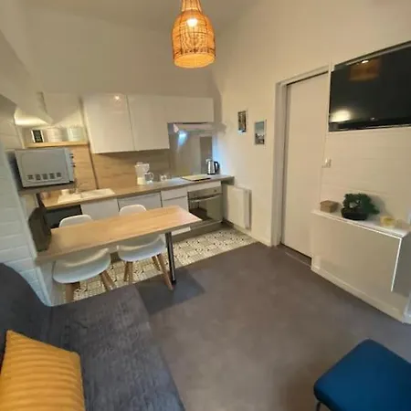 Beau Avec Separee A 100m De La Gare Apartment *